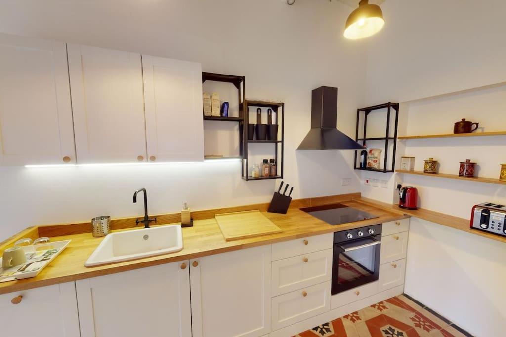 Narrow Street Suite Victoria Εξωτερικό φωτογραφία